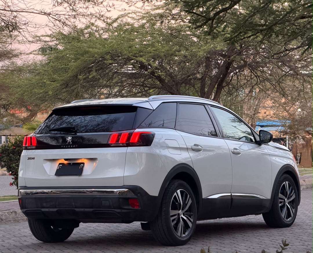 PEUGEOT-3008 thumbnail 6